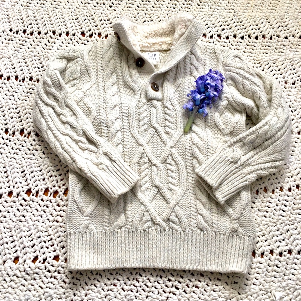 Cream cotton knitted jumper.
